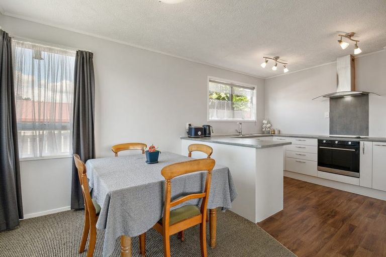 Photo of property in 4 Leaming Place, Clarks Beach, 2122