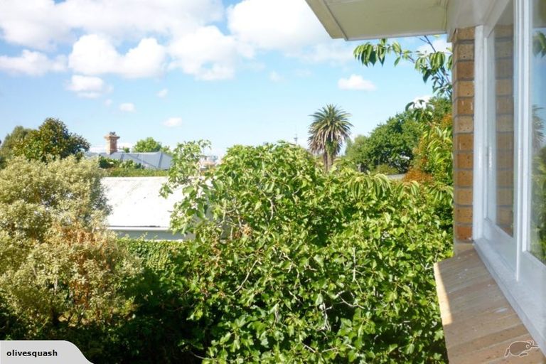 Photo of property in 2/175 Victoria Road, Devonport, Auckland, 0624