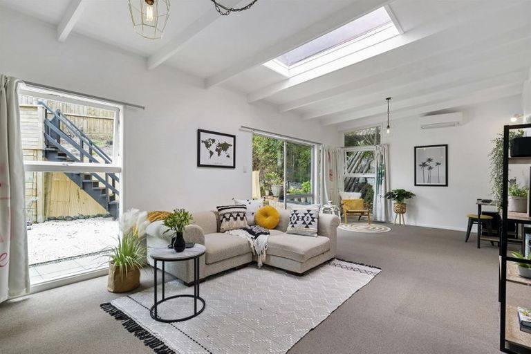 Photo of property in 92 Park Hill Road, Birkenhead, Auckland, 0626