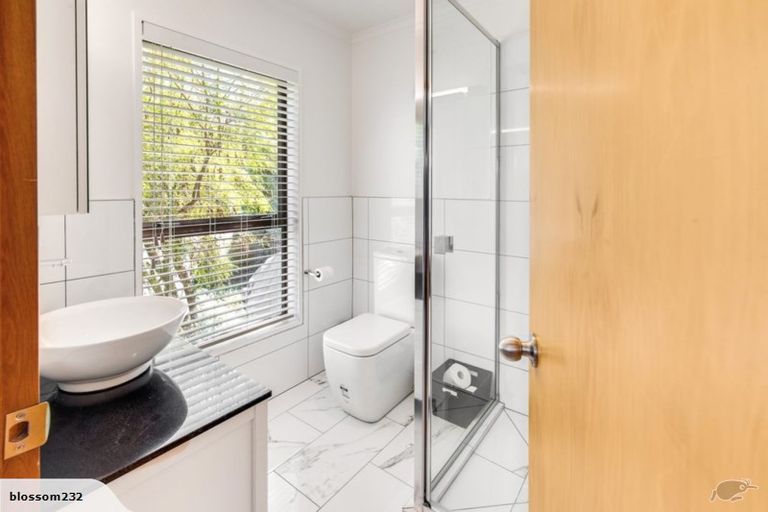 Photo of property in 5a Bolton Lane, Queenstown, 9300