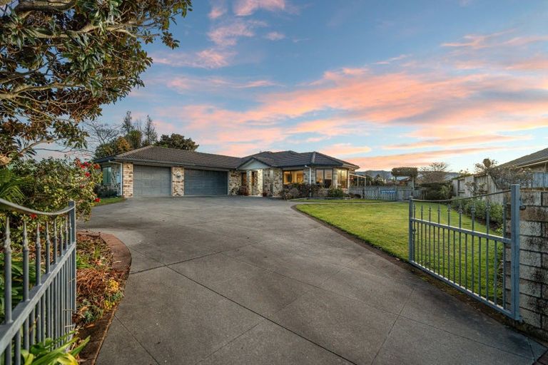 Photo of property in 7 Donelle Place, Te Puke, 3119