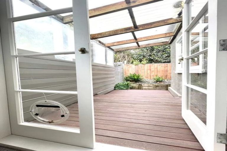 Photo of property in 1/22 Northumberland Avenue, Belmont, Auckland, 0622