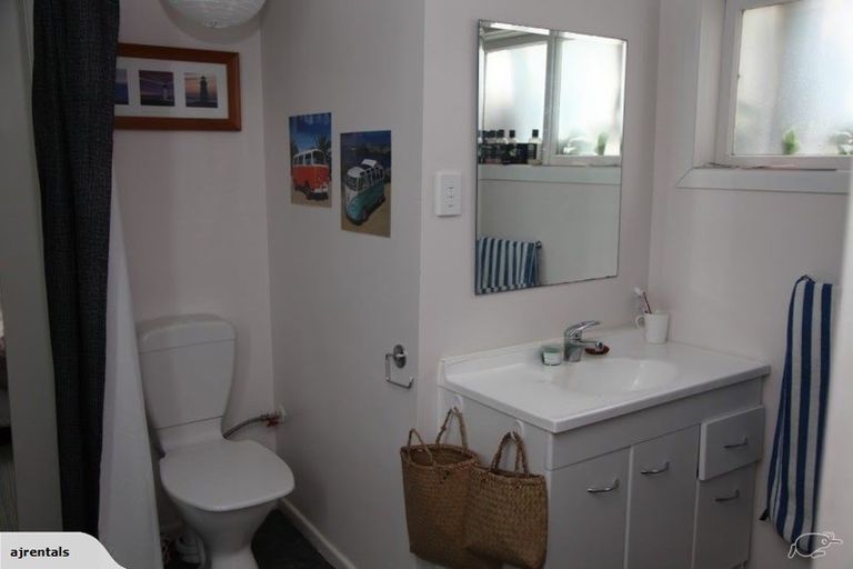 Photo of property in 14 Bidwill Street, Mount Cook, Wellington, 6021