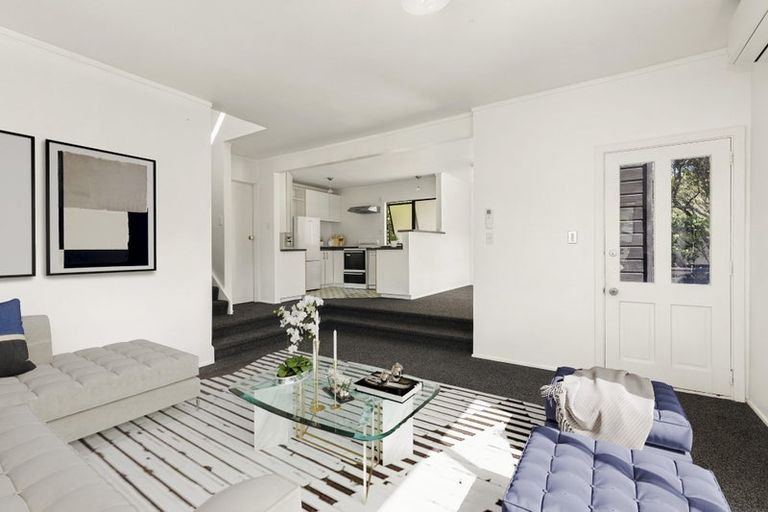 Photo of property in 113 Houghton Bay Road, Houghton Bay, Wellington, 6023