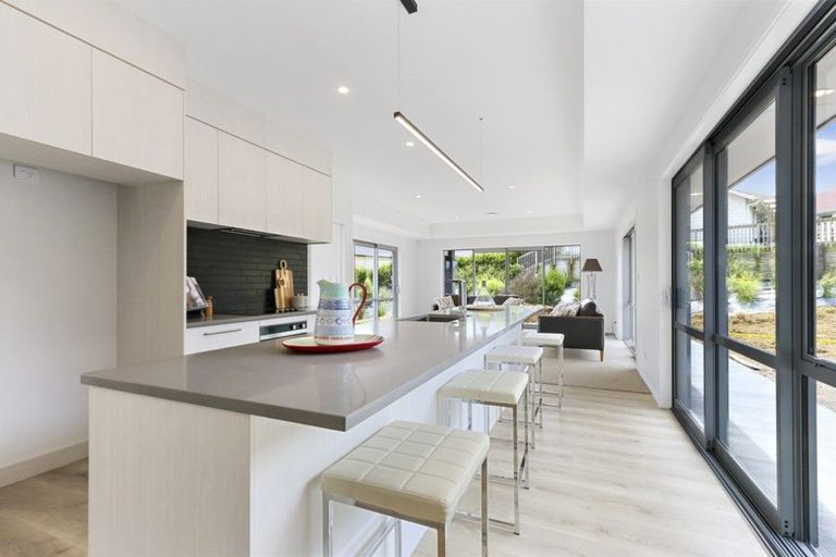 Photo of property in 128 Lisle Farm Drive, Pukekohe, 2120