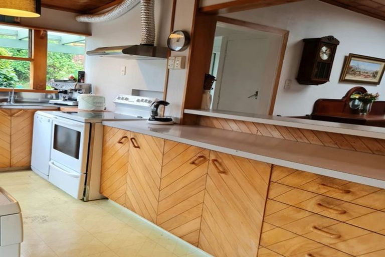 Photo of property in 13 Waiora Road, Stanmore Bay, Whangaparaoa, 0932