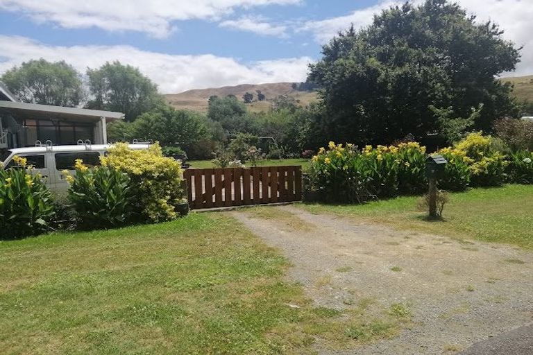 Photo of property in 11 Graham Street, Porangahau, 4293