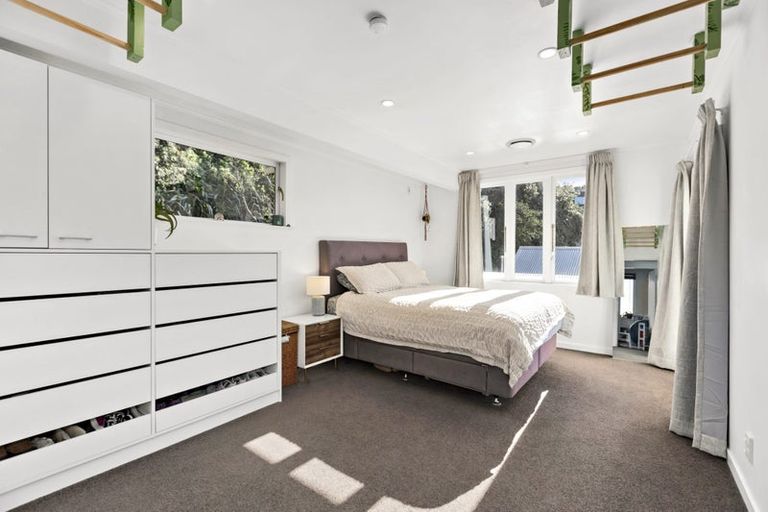 Photo of property in 82 Owhiro Bay Parade, Owhiro Bay, Wellington, 6023