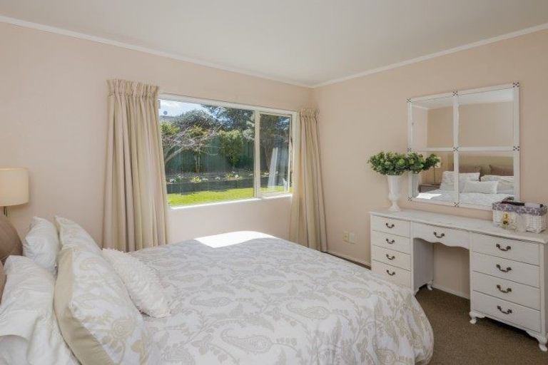 Photo of property in 24 Sunburst Court, Paraparaumu Beach, Paraparaumu, 5032