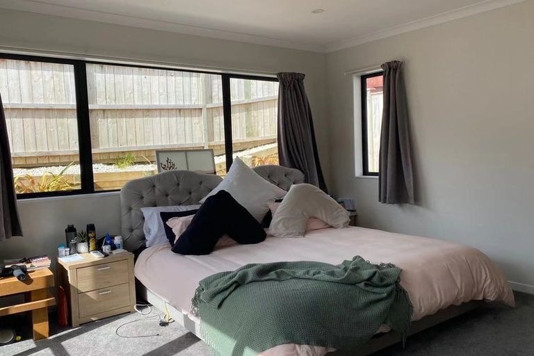 Photo of property in 12 Mamuku Drive, Massey, Auckland, 0614