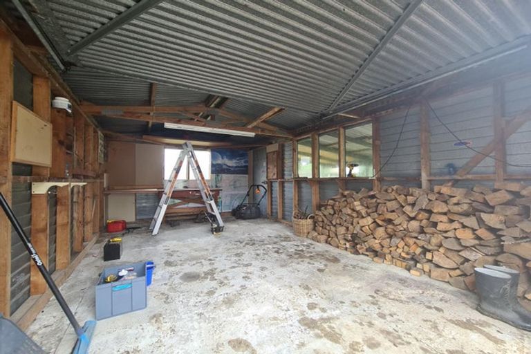 Photo of property in 1 Murillo Place, Henderson, Auckland, 0612