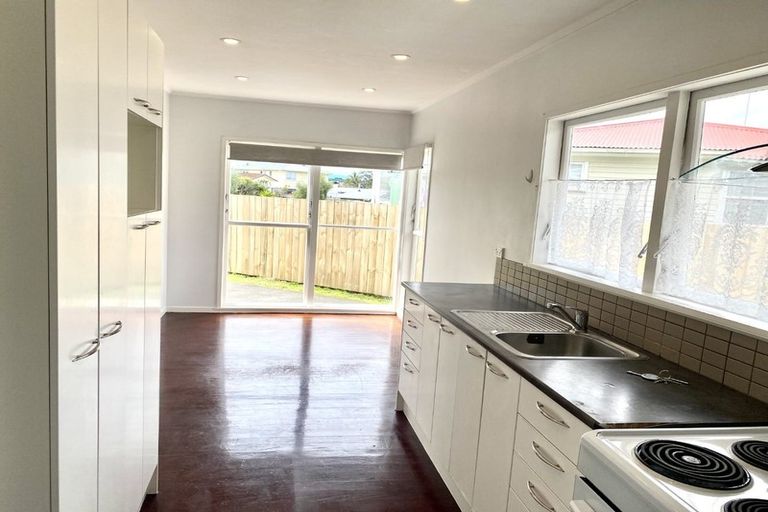 Photo of property in 123 Riverpark Crescent, Henderson, Auckland, 0610