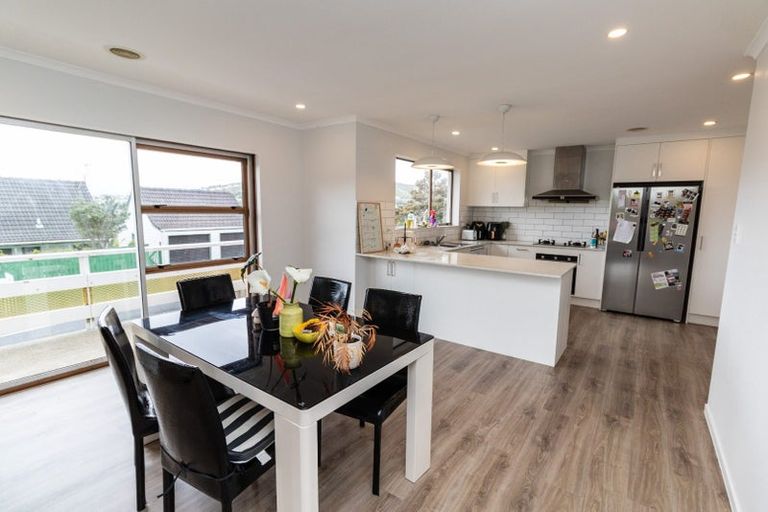 Photo of property in 1 Paddington Grove, Karori, Wellington, 6012