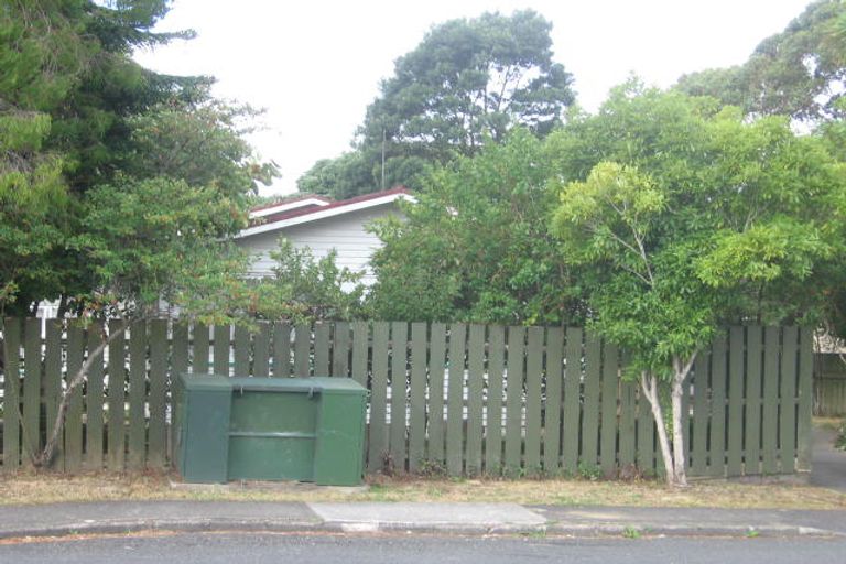 Photo of property in 5 Totaravale Drive, Totara Vale, Auckland, 0629