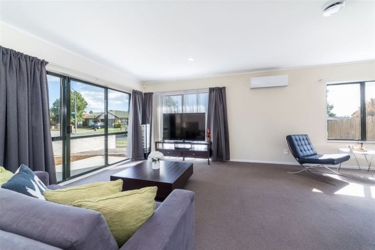 Photo of property in 2 Shenton Place, Burswood, Auckland, 2013