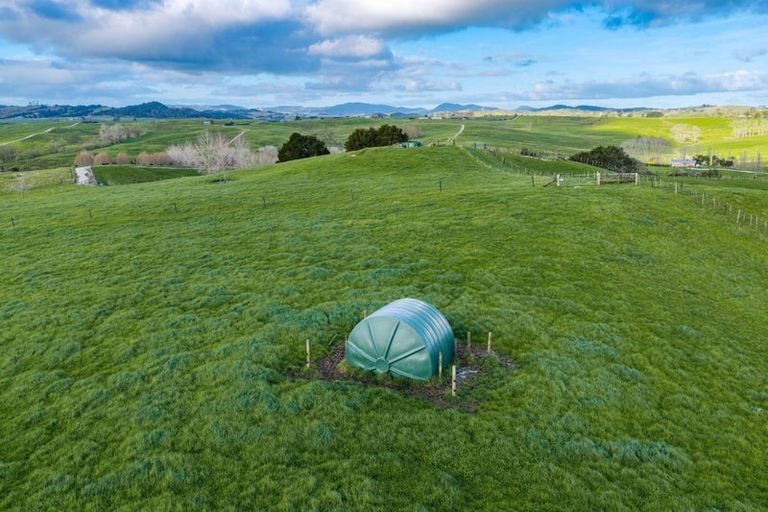Photo of property in 272 Huarau Road, Whakapirau, Maungaturoto, 0583
