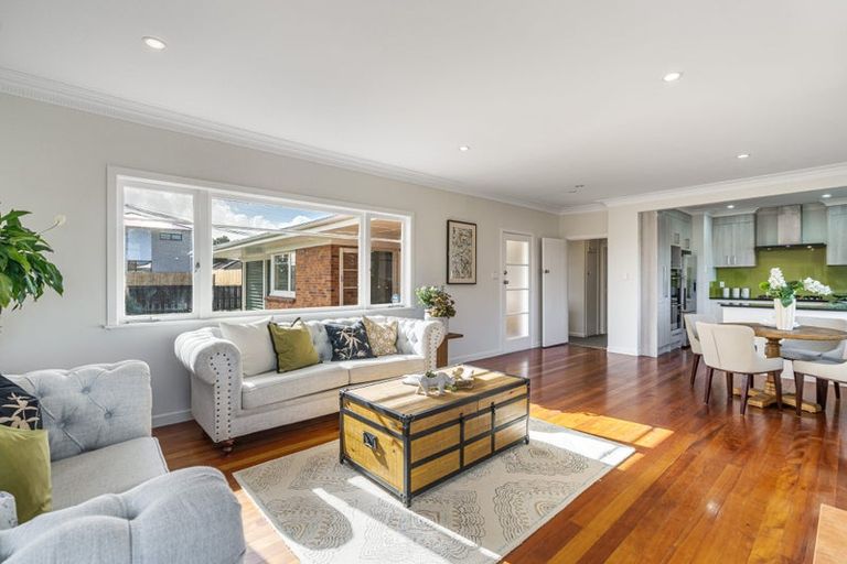 Photo of property in 22 Cliff Road, Papakura, 2110