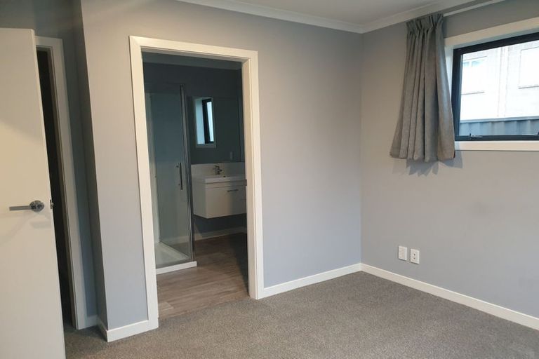 Photo of property in 27 Kaki Drive, Kenepuru, Porirua, 5022