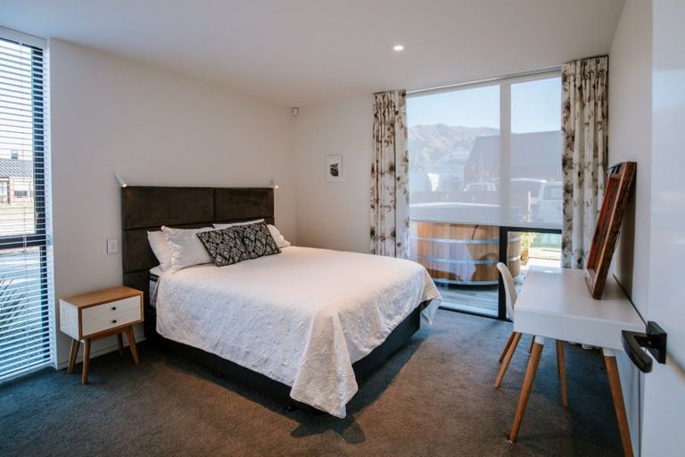 Photo of property in 2 Mccaw Mews, Wanaka, 9305