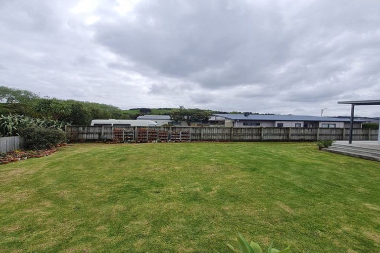 Photo of property in 8 Wells Place, Whitianga, 3510