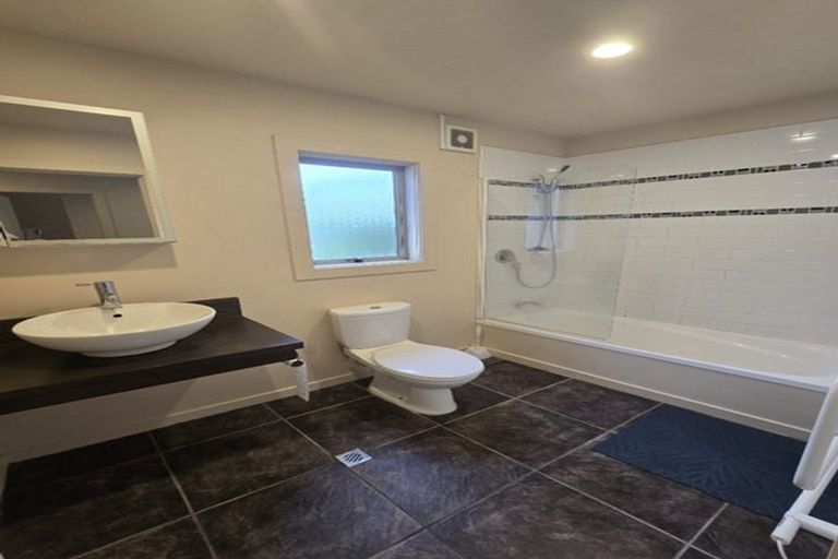 Photo of property in 263 Middleton Road, Glenside, Wellington, 6037