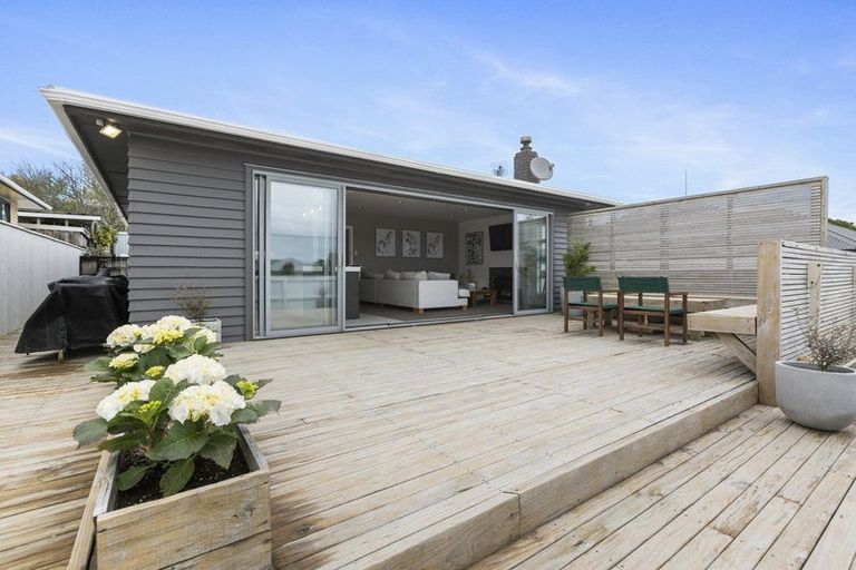 Photo of property in 77 Pohutukawa Place, Bell Block, New Plymouth, 4312