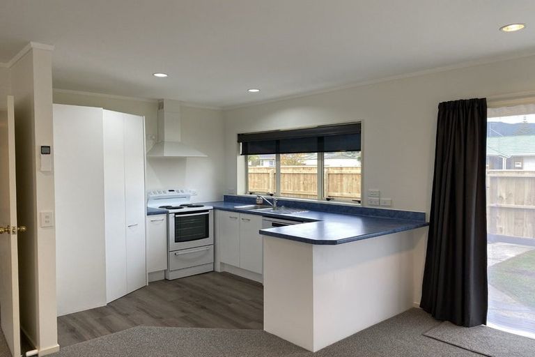 Photo of property in 39 Spackman Crescent, Paraparaumu, 5032