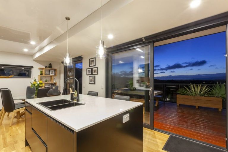 Photo of property in 101 Kakariki Grove, Waikanae, 5036