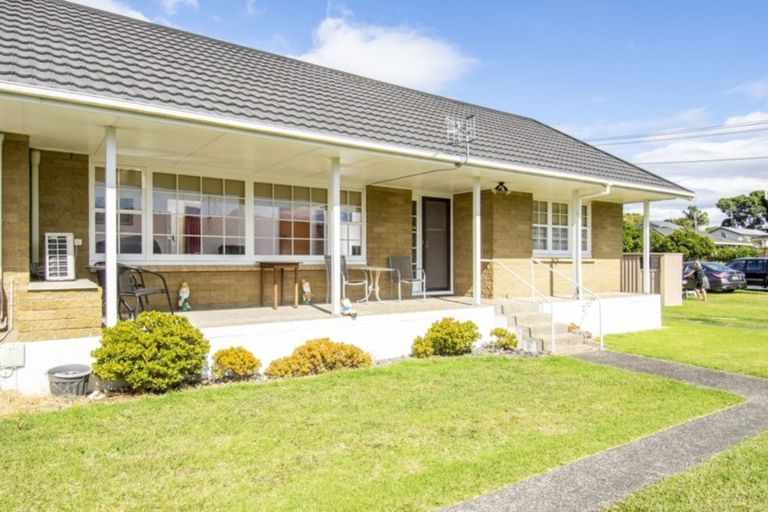 Photo of property in 1/500 Devonport Road, Tauranga South, Tauranga, 3112
