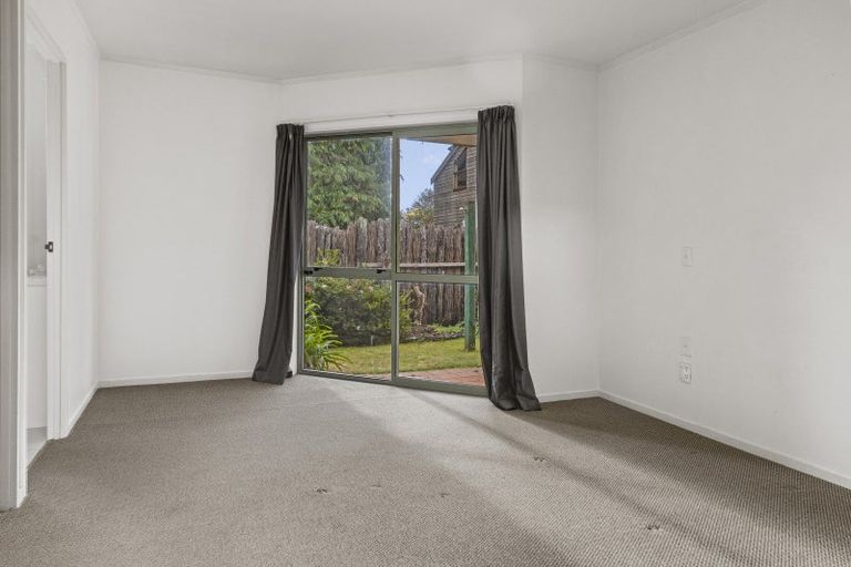 Photo of property in 1/8 Kathleen Place, Rainbow Point, Taupo, 3330