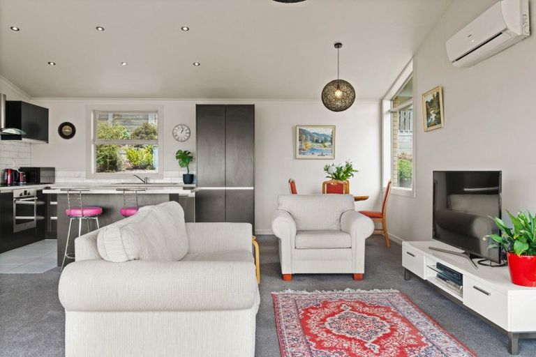 Photo of property in 54 Easther Crescent, Kew, Dunedin, 9012