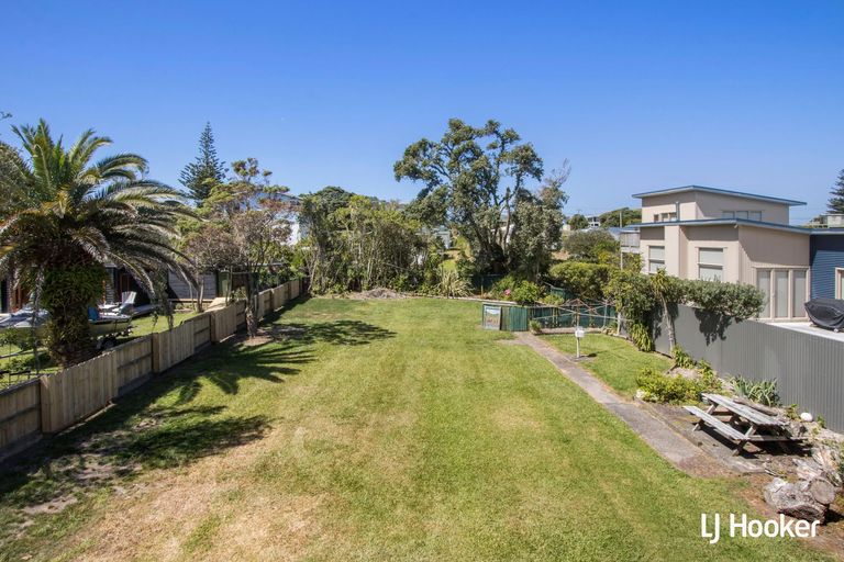 Photo of property in 49 Hillview Road, Waihi Beach, 3611