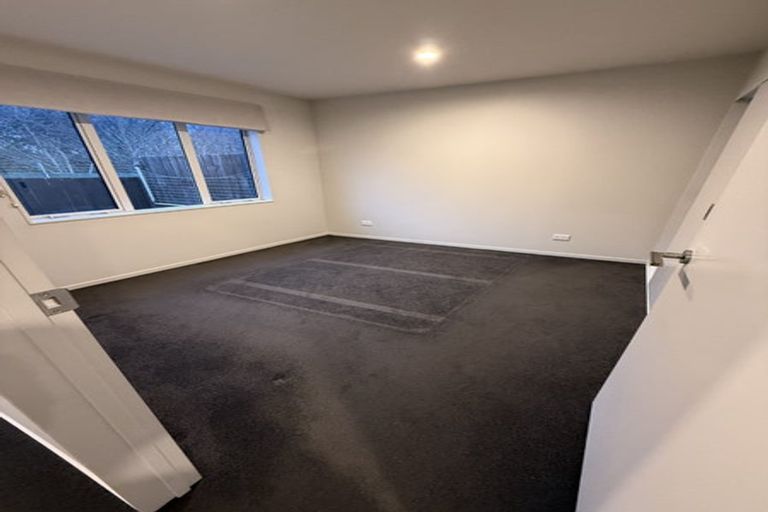 Photo of property in 21 Regiment Road, Papakura, 2110