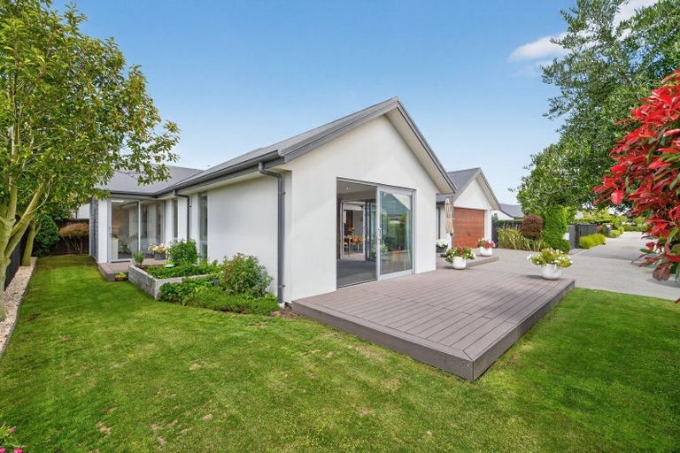 Photo of property in 17 Waterstock Way, Parklands, Christchurch, 8083
