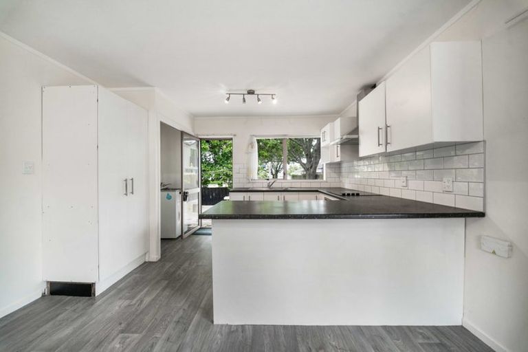 Photo of property in 2/515 Weymouth Road, Weymouth, Auckland, 2103