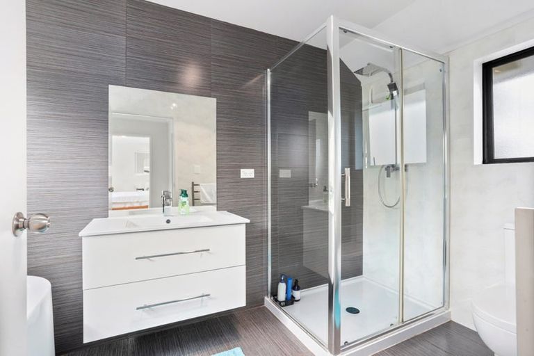 Photo of property in 27 Aditi Close, Massey, Auckland, 0614