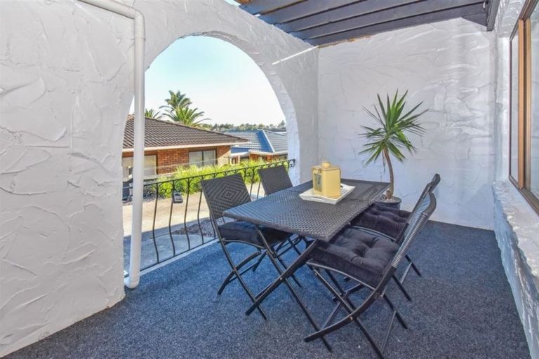 Photo of property in 2/8 Wood Street, Papakura, 2110