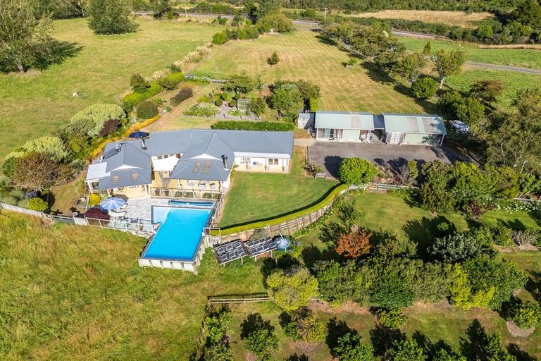 Photo of property in 101 Forest Lakes Road, Otaki, 5583
