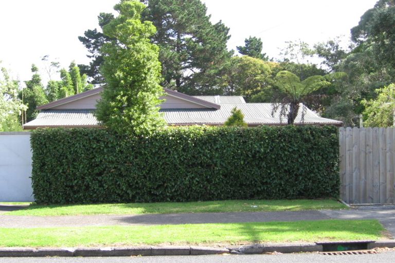 Photo of property in 55 Covil Avenue, Te Atatu South, Auckland, 0610