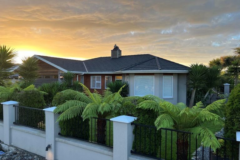 Photo of property in 15 Okarito Avenue, Levin, 5510