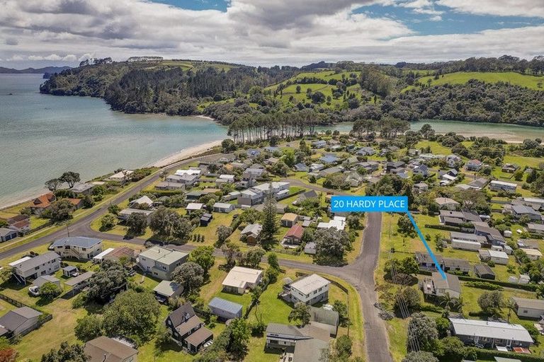 Photo of property in 20 Hardy Place, Cooks Beach, Whitianga, 3591
