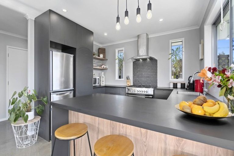 Photo of property in 9 Smith Street, Lepperton, New Plymouth, 4373