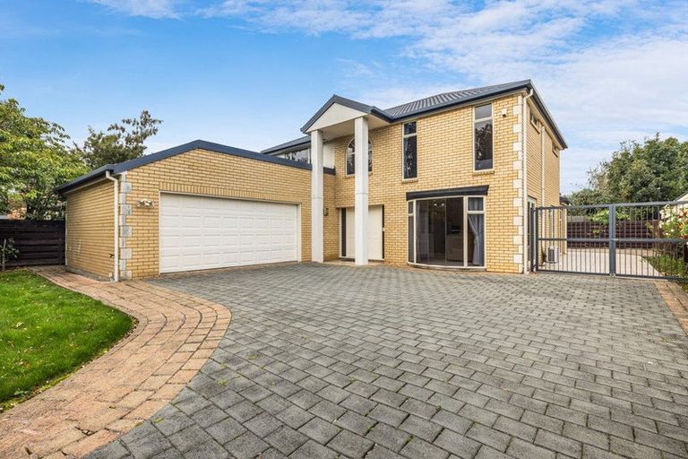 Photo of property in 133 Fendalton Road, Fendalton, Christchurch, 8052