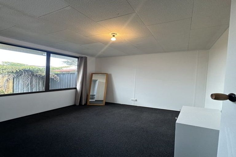 Photo of property in 2/8 Marinich Drive, Ranui, Auckland, 0612