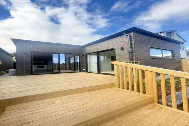 Photo of property in 15 Piringa Road, Pukekohe, 2120