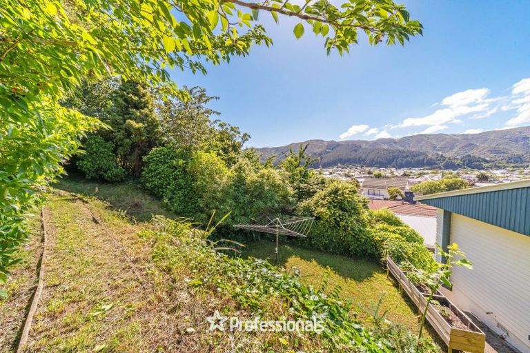 Photo of property in 8 Harlow Grove, Wainuiomata, Lower Hutt, 5014
