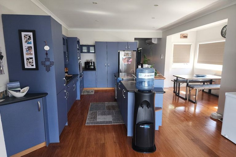 Photo of property in 9 Sackville Street, Fitzroy, New Plymouth, 4312