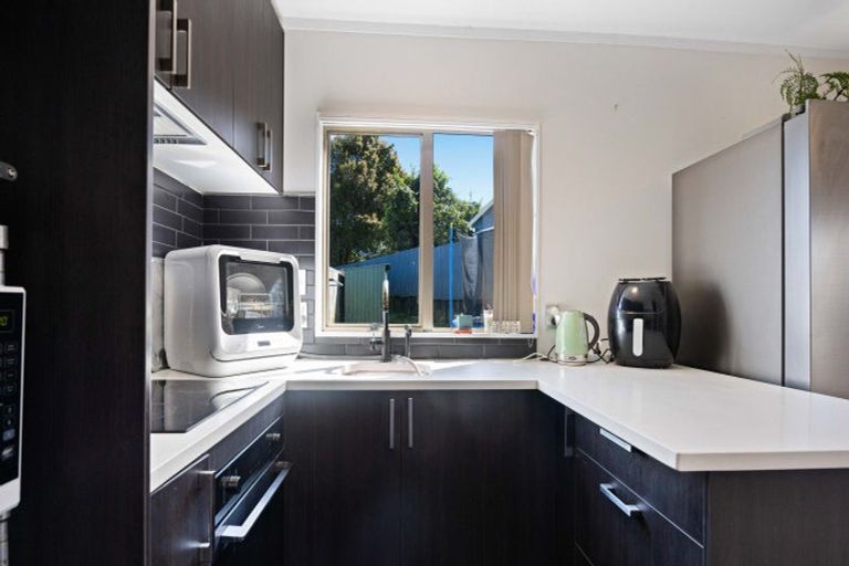 Photo of property in 4b Fernleigh Avenue, Waiuku, 2123