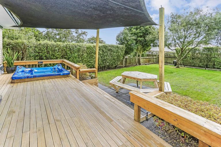 Photo of property in 15 Harrisville Road, Tuakau, 2121