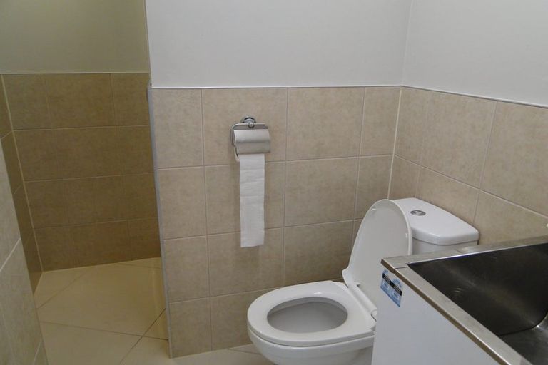 Photo of property in 5 Waverley Avenue, Glenfield, Auckland, 0629